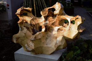 zahradní dřevěná socha Metamorfosis 