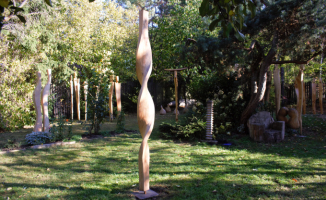 dřevěná socha do zahrady -Tanečnice 